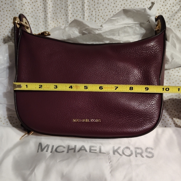 Exquisite Michael Kors Leather Raven Medium Messenger handbag Purse Plum NWOT - Picture 13 of 13